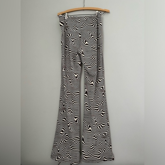 H&M Divided Brown and White Zebra Printed pants with waist tie string - Picture 6 of 6